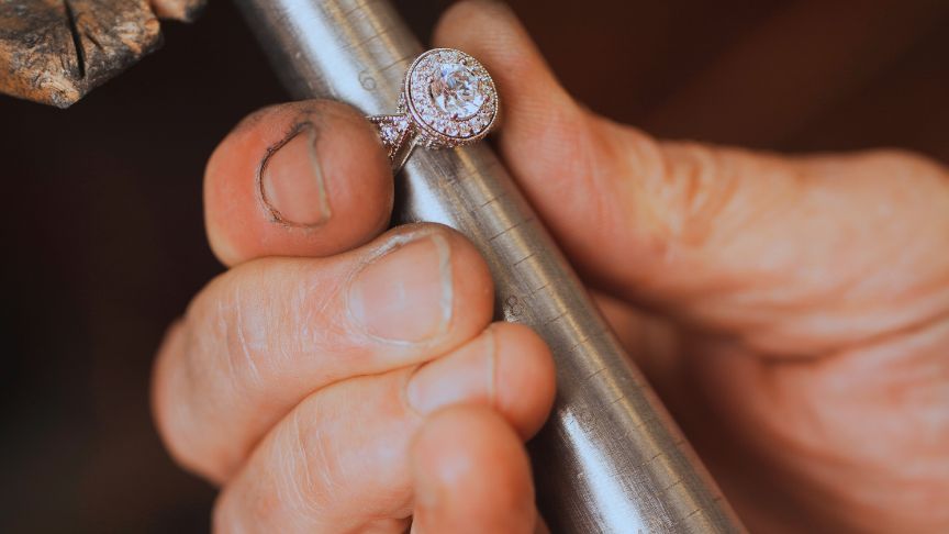 
The Complete Guide to Resizing an Engagement Ring: Important Tips to Consider

